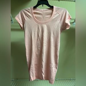 Lululemon Top. Size 6.